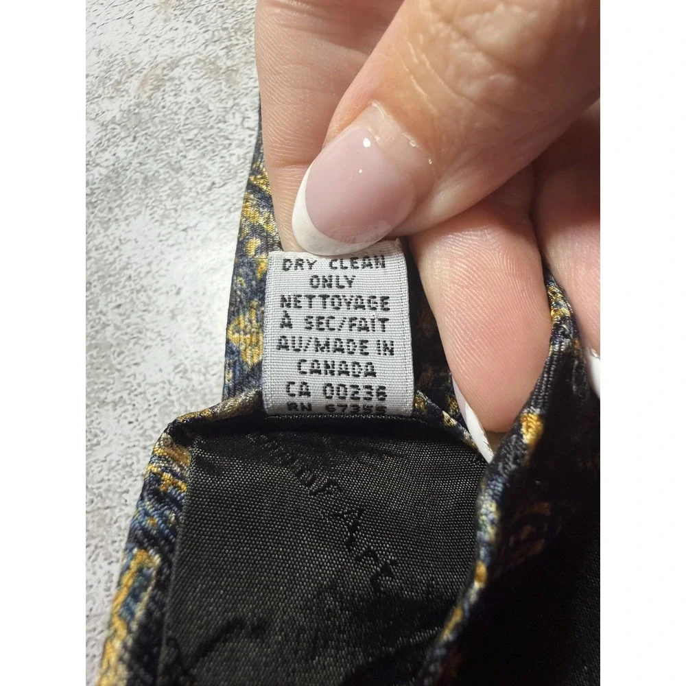 New Directions Metropolitan Museum Art Silk Tie Men Black Gold Geometric Necktie